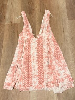 Ocean Drive Coral and White Tie-Dye Sleeveless V-Neck dress